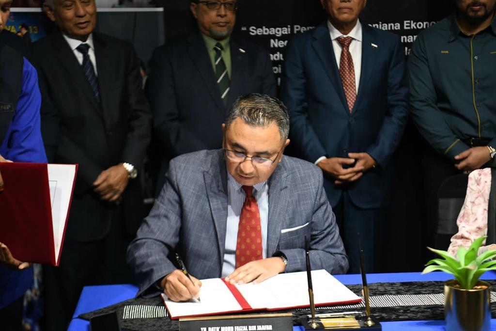 Majlis Menandatangani Perjanjian Pajakan